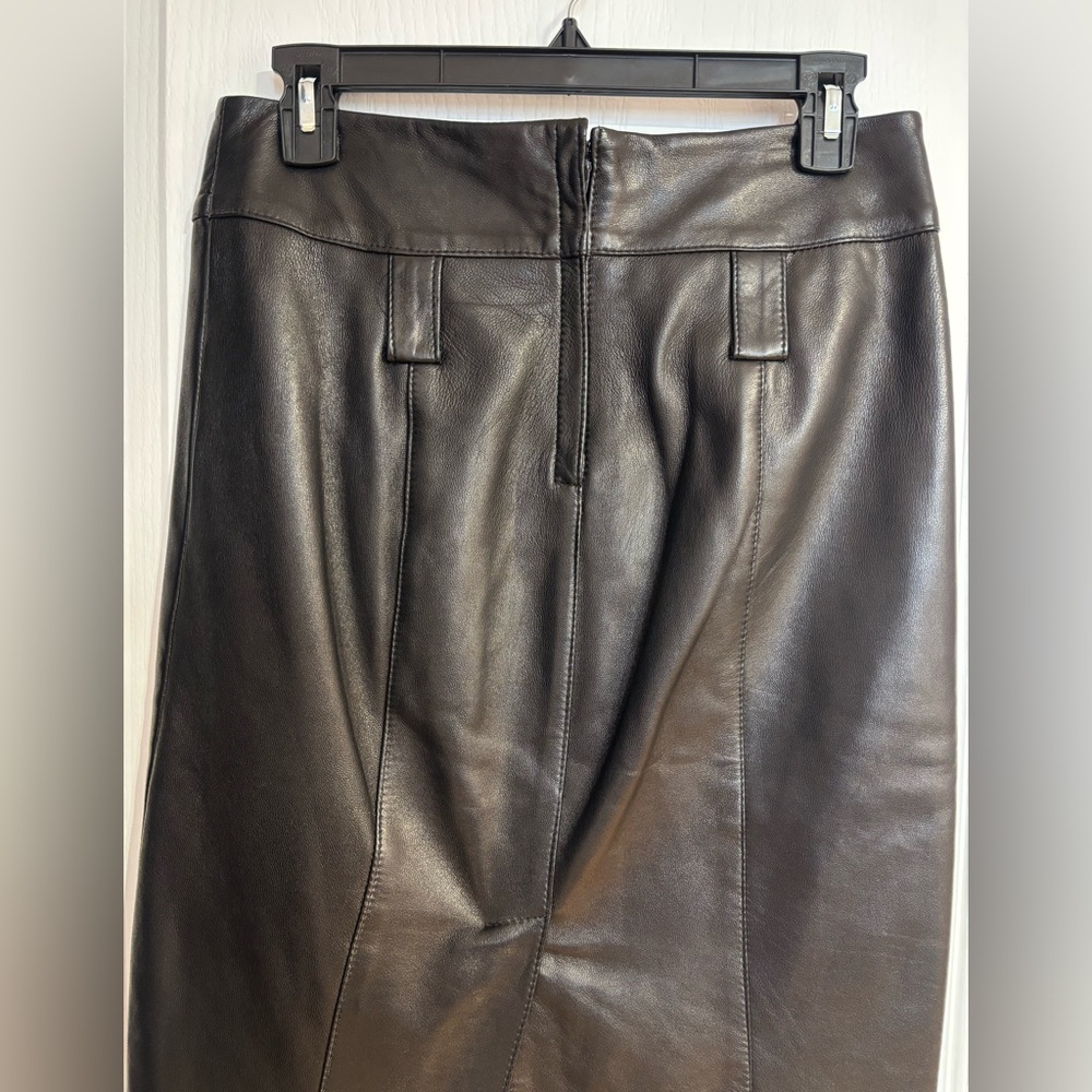 Danier Italian Leather Midi Lined Back Slit Zipper Closure Black Skirt Size 4 - Picture 5 of 12
